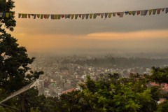 NEP_4280 Udsigten over Kathmandu fra Abetemplet ved solopgang