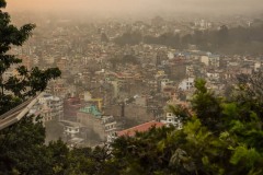 NEP_4281 Udsigten over Kathmandu fra Abetemplet ved solopgang